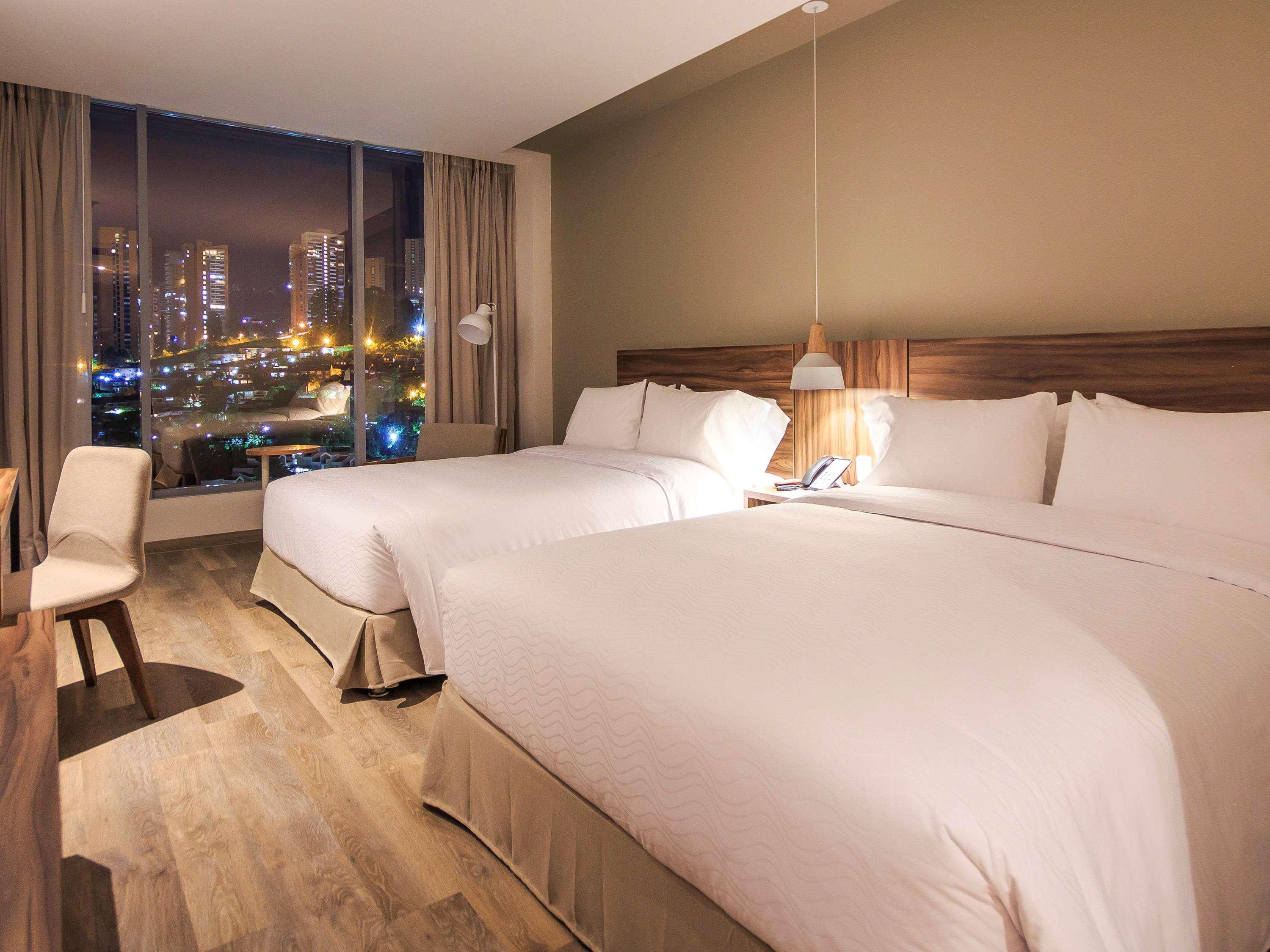 Novotel Medellin El Tesoro エクステリア 写真 A room at the hotel
