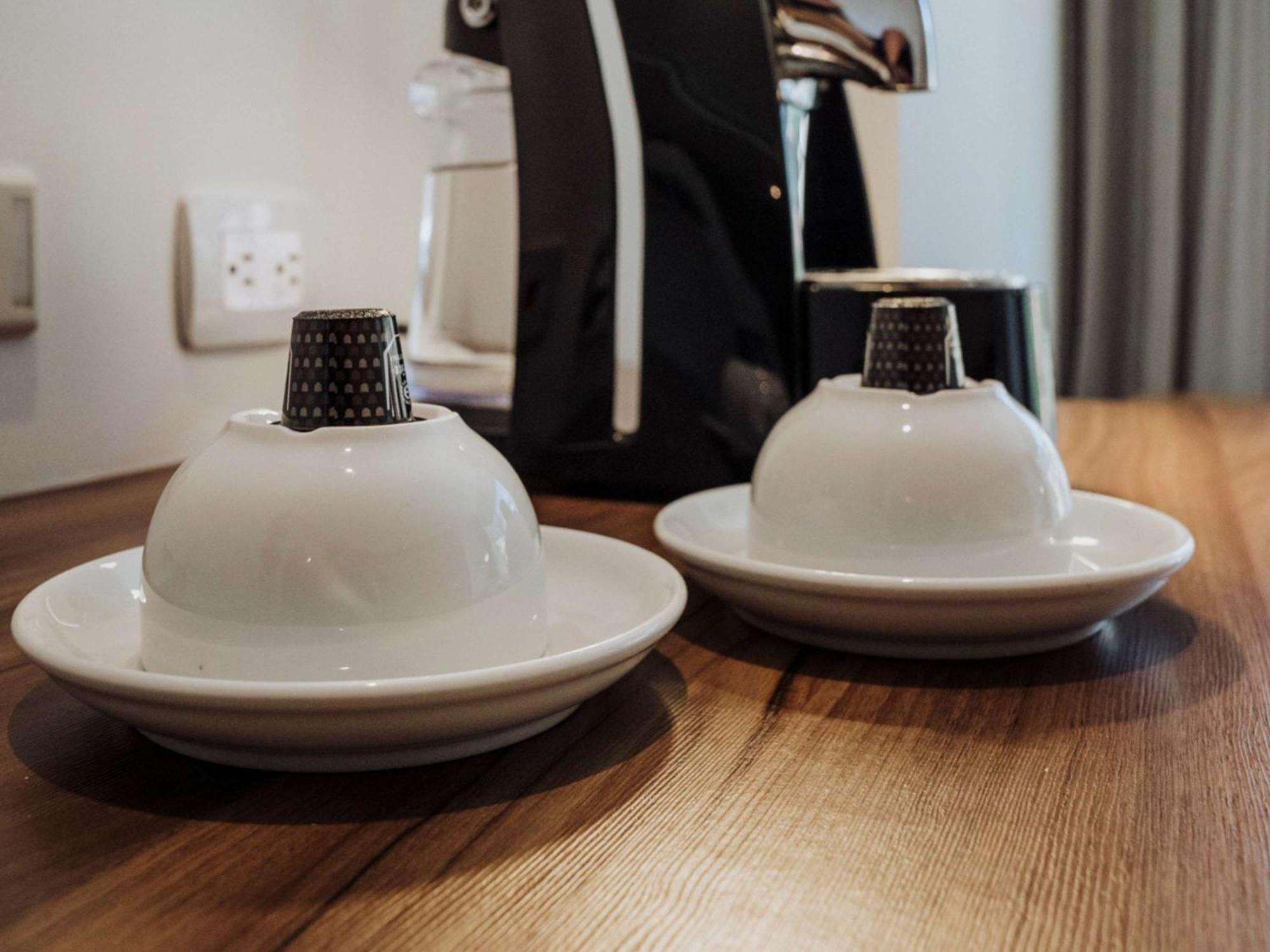 Novotel Medellin El Tesoro エクステリア 写真 Salt and pepper shakers