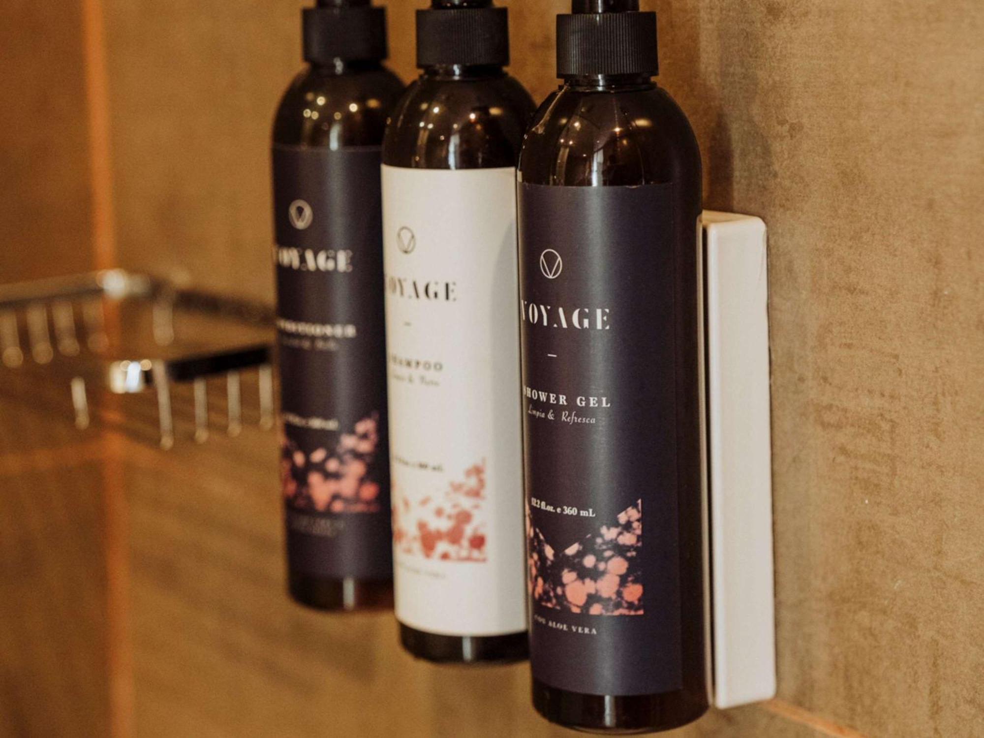 Novotel Medellin El Tesoro エクステリア 写真 A selection of Monage products