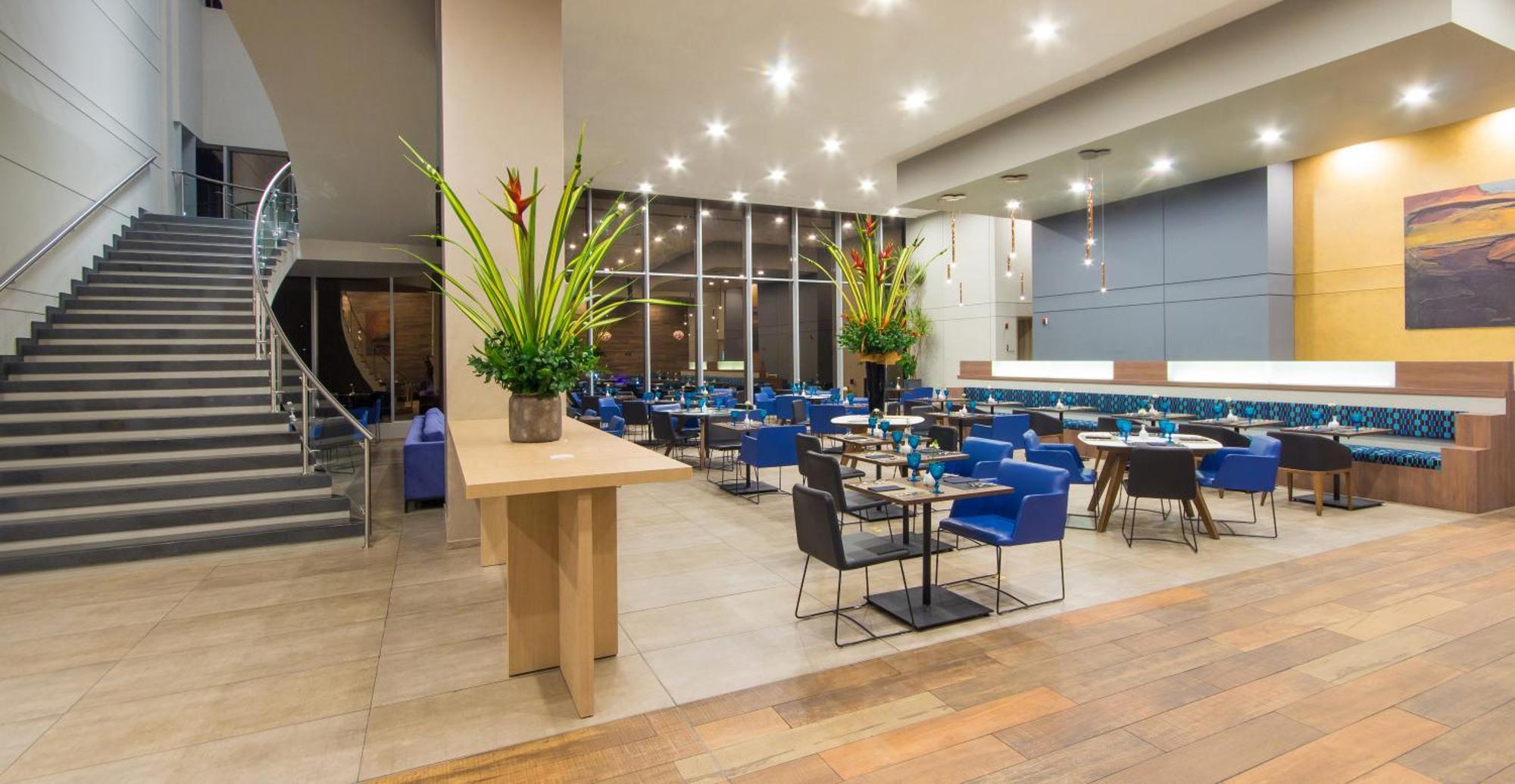 Novotel Medellin El Tesoro エクステリア 写真 The lounge at the airport